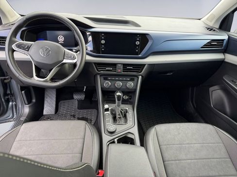 Used 2022 Volkswagen Taos SE w/ Panoramic Sunroof Package image 12