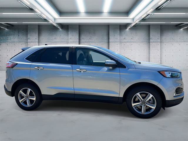 Used 2023 Ford Edge SEL w/ Convenience Package AWD/4WD image 3