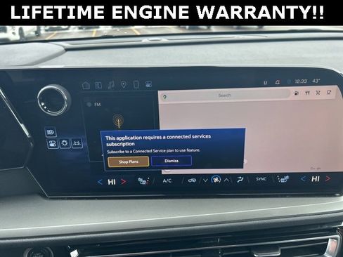 Used 2025 Chevrolet Traverse LT image 20