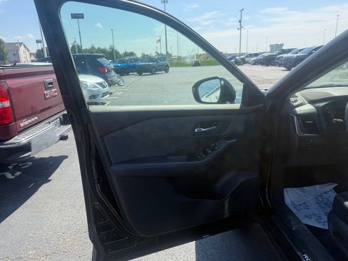 Used 2023 Nissan Rogue SV AWD/4WD image 14