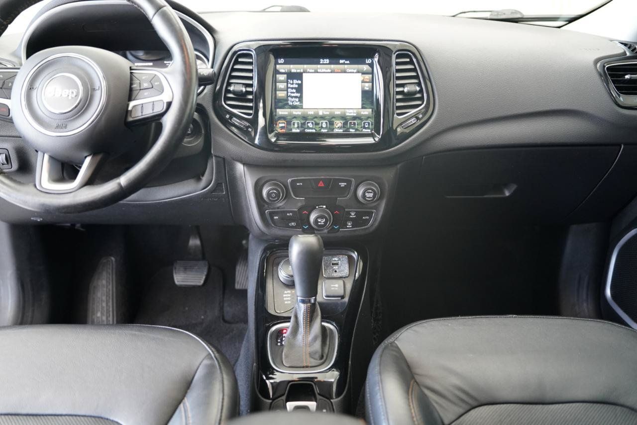 Used 2018 Jeep Compass Limited w/ Navigation Group AWD/4WD image 18