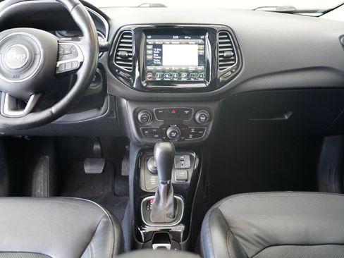 Used 2018 Jeep Compass Limited w/ Navigation Group AWD/4WD image 18