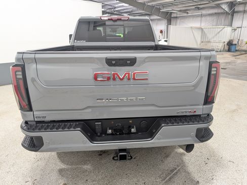 Used 2024 GMC Sierra 2500 AT4 w/ AT4 Premium Plus Package AWD/4WD image 4