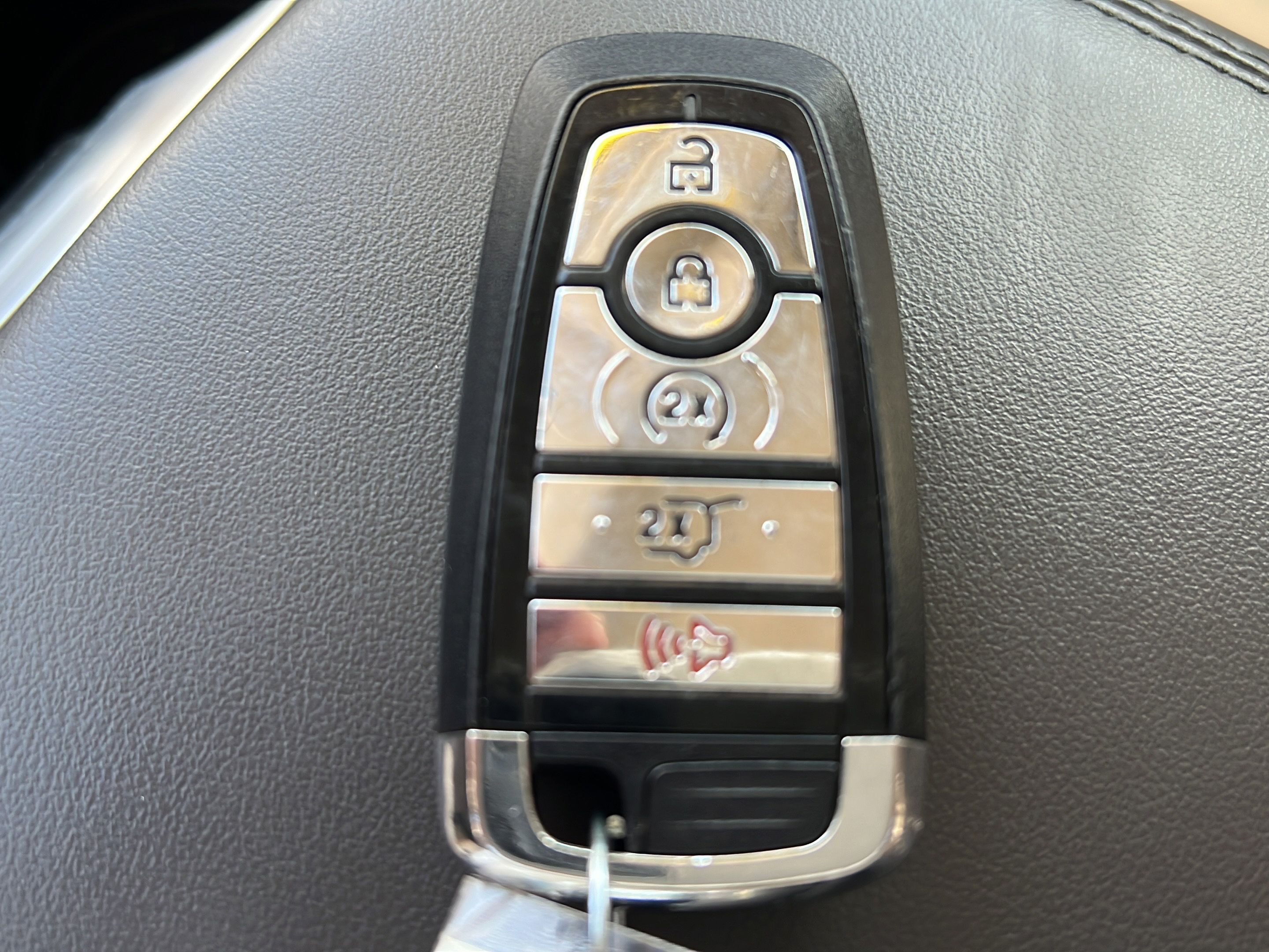 Used 2020 Lincoln Nautilus FWD w/ Equipment Group 101A image 32