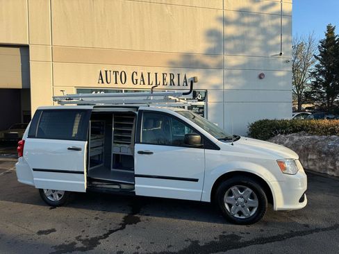 Used 2013 RAM C/V Tradesman image 17