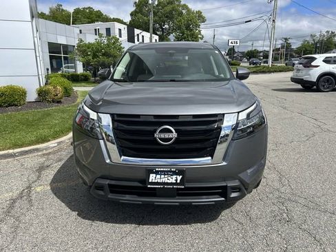 Certified 2024 Nissan Pathfinder SV AWD/4WD image 3