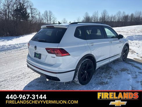 Used 2023 Volkswagen Tiguan SE R-Line image 9
