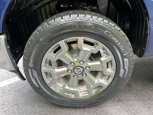 Used 2018 Nissan Titan SV w/ SV Convenience Package AWD/4WD image 24