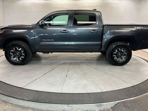 Used 2023 Toyota Tacoma TRD Off-Road image 2