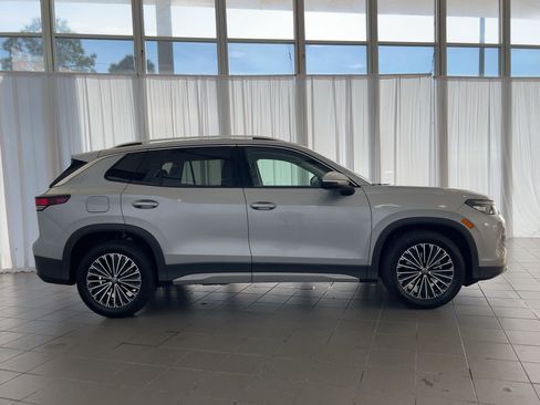 New 2026 Volkswagen Tiguan S image 8