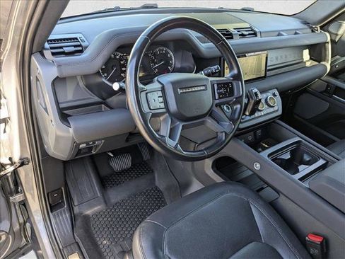 Used 2023 Land Rover Defender 110 X-Dynamic SE image 10