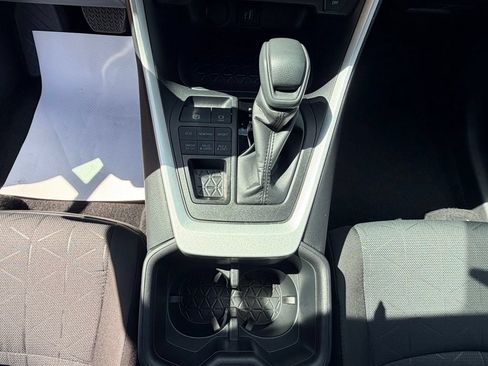 Used 2025 Toyota RAV4 XLE AWD/4WD image 19