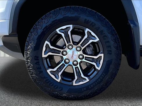 Used 2025 GMC Canyon AT4 AWD/4WD image 30