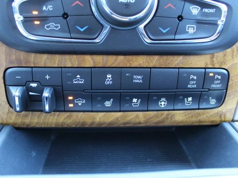 Used 2016 RAM 1500 Laramie Longhorn w/ Convenience Group AWD/4WD image 21