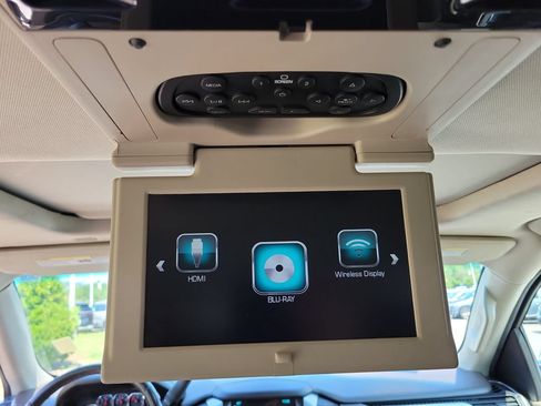 Used 2020 Chevrolet Suburban Premier RWD image 14