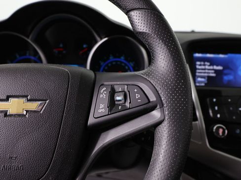 Used 2015 Chevrolet Cruze LT w/ Technology Package FWD image 33
