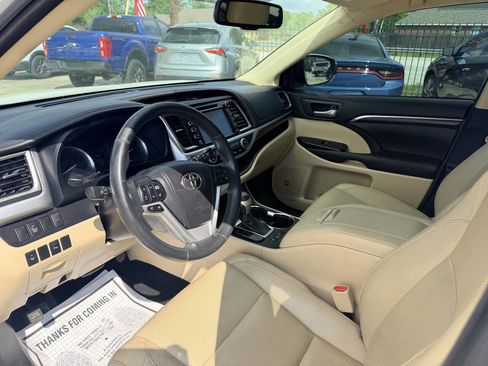 Used 2015 Toyota Highlander Limited image 9