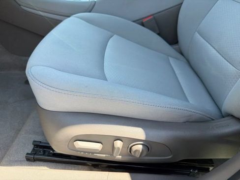 Used 2018 Chevrolet Malibu LT FWD image 13