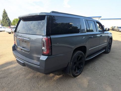 Used 2018 GMC Yukon XL SLT w/ Premium Edition AWD/4WD image 18