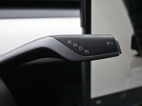 Used 2023 Tesla Model Y Long Range AWD/4WD image 23