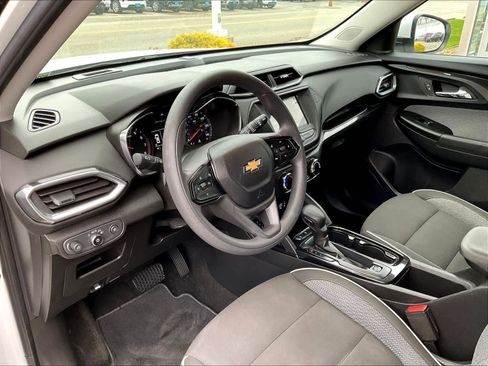 Used 2023 Chevrolet TrailBlazer LT FWD image 8