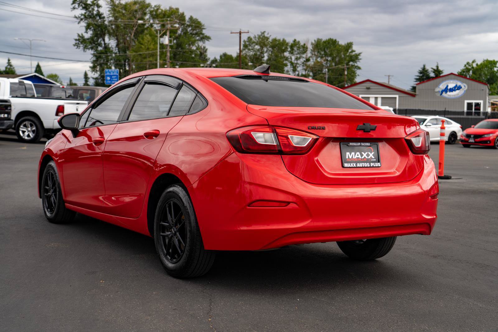 Used 2018 Chevrolet Cruze LS FWD image 10