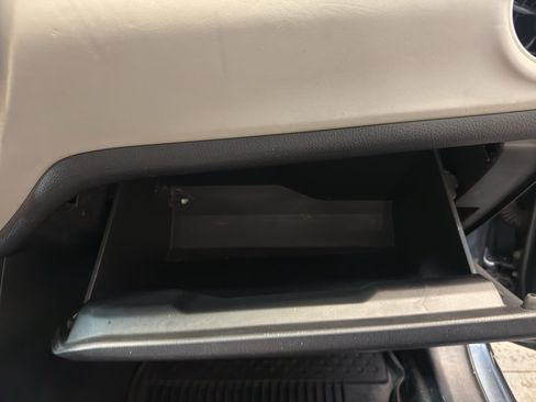 Used 2018 Toyota Corolla LE w/ LE Premium Package w/Moonroof FWD image 23