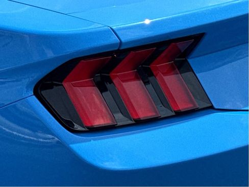 Used 2025 Ford Mustang Coupe RWD image 6