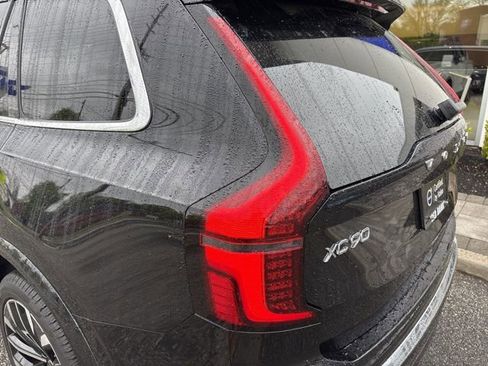 Used 2025 Volvo XC90 B6 Plus AWD/4WD image 11