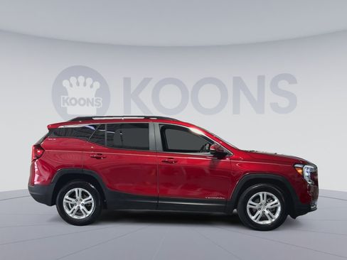 Used 2023 GMC Terrain SLE w/ Driver Convenience Package FWD image 12