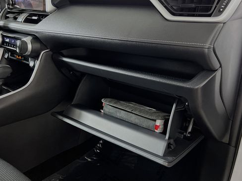 Used 2025 Toyota RAV4 LE image 33