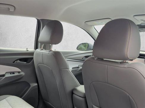 Used 2022 Chevrolet Bolt EUV Premier FWD image 22