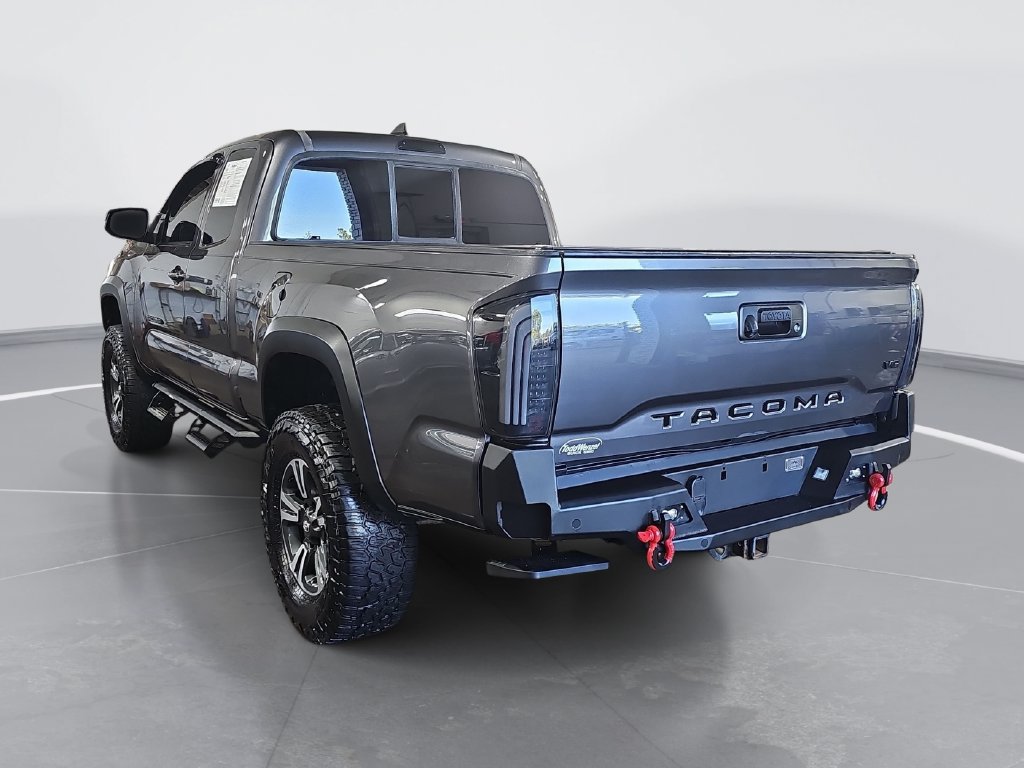 Used 2017 Toyota Tacoma TRD Off-Road w/ Tow Package AWD/4WD image 6