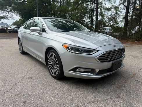 Used 2018 Ford Fusion Titanium AWD/4WD image 3