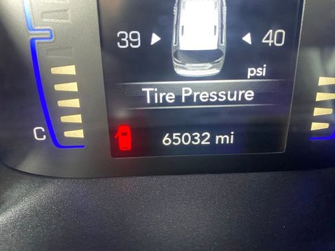 Used 2023 Chrysler Voyager LX FWD image 28