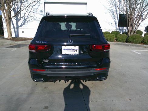 Used 2023 Mercedes-Benz GLB 250 image 9