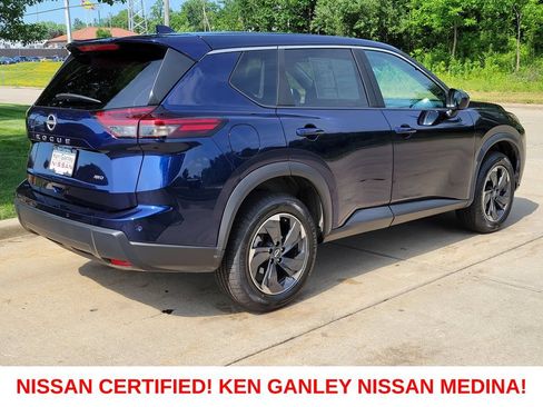 Certified 2025 Nissan Rogue SV AWD/4WD image 3