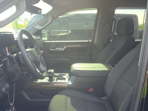 Used 2024 Chevrolet Silverado 1500 RST AWD/4WD image 4