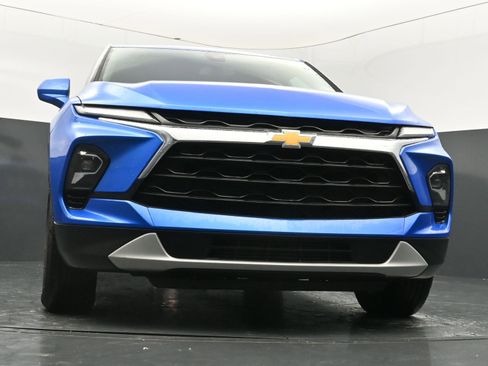 Used 2025 Chevrolet Blazer LT AWD/4WD image 42
