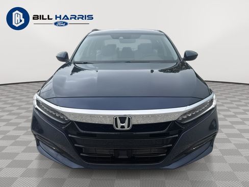 Used 2018 Honda Accord Touring image 2