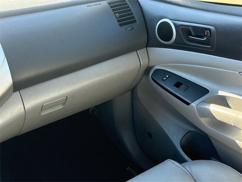 Used 2013 Toyota Tacoma PreRunner image 14