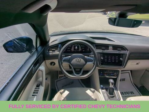 Used 2023 Volkswagen Tiguan SEL R-Line image 40