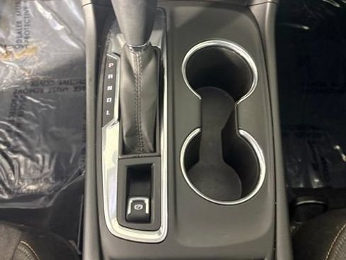 Used 2018 Chevrolet Equinox LT FWD image 14