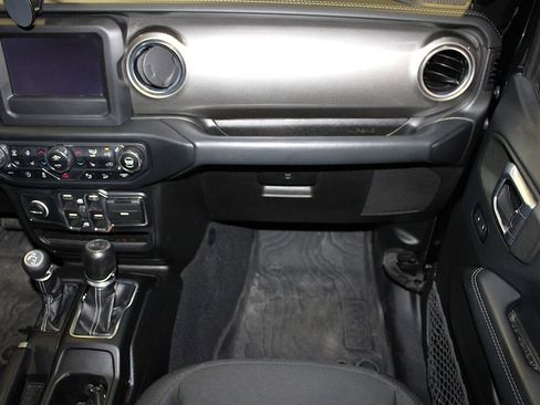 Certified 2018 Jeep Wrangler Unlimited Sahara w/ Dual Top Group image 27