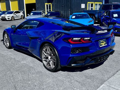 Used 2025 Chevrolet Corvette Z06 w/ Z07 Performance Package RWD image 8