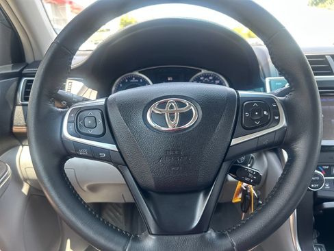 Used 2016 Toyota Camry XLE FWD image 17
