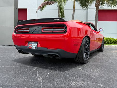 Used 2015 Dodge Challenger SRT Hellcat image 12