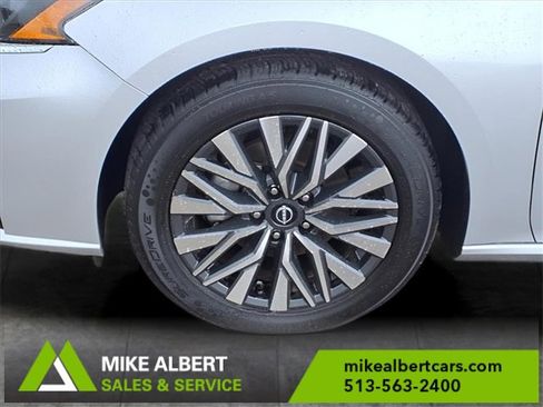 Used 2024 Nissan Altima 2.5 SV image 9