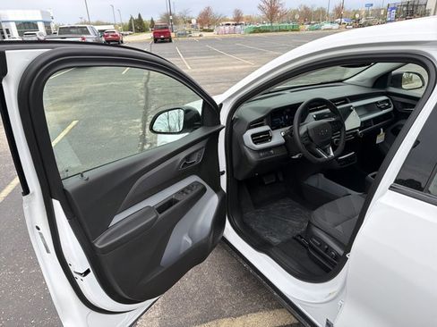 New 2027 Chevrolet Bolt LT w/ Comfort Package FWD image 9