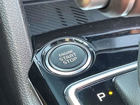 Used 2025 Kia Sportage SX image 28